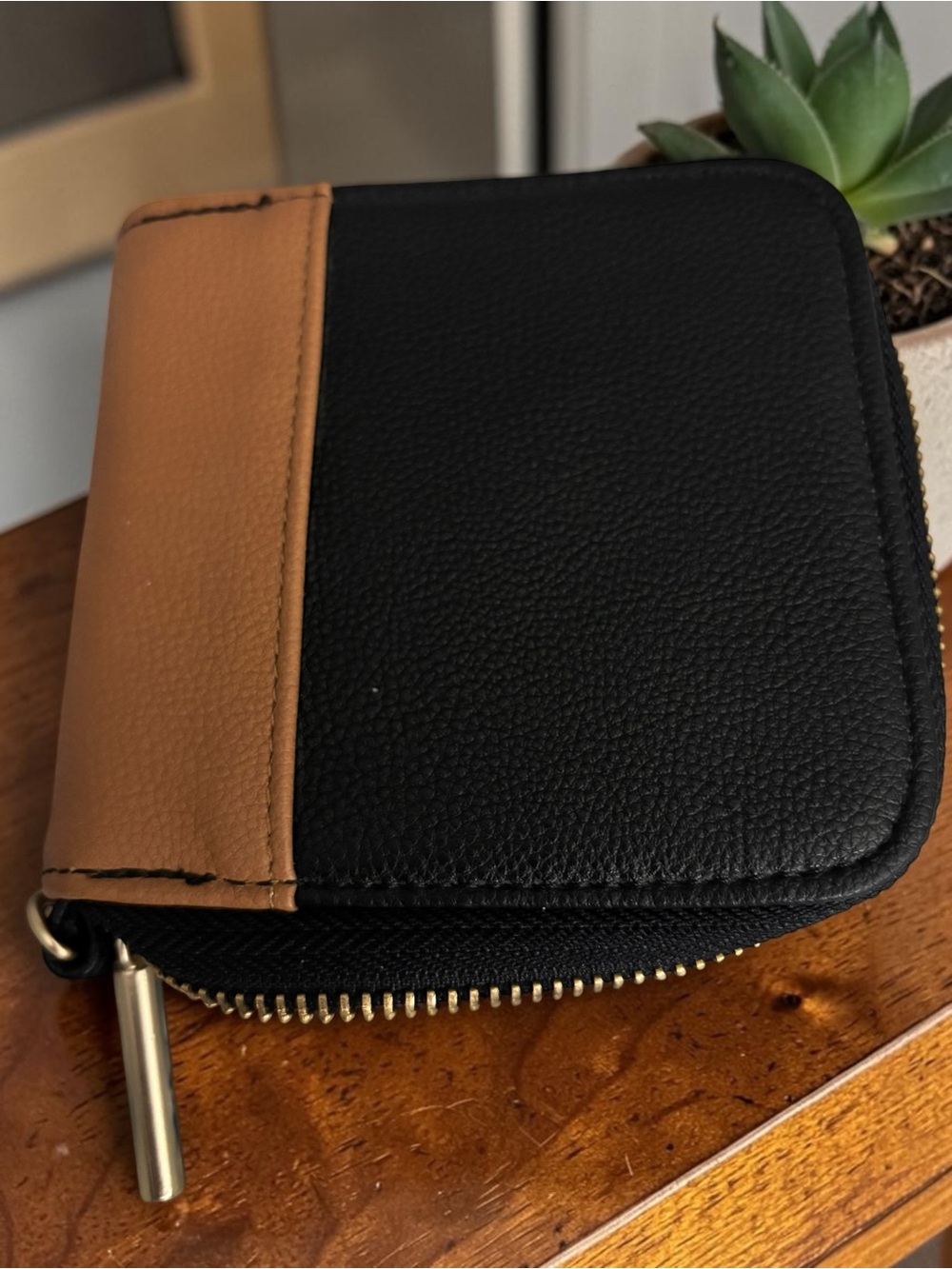 thirty-one Black and Tan Zip Around Wallet
